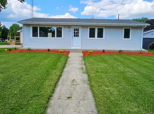 2110 W Memorial Dr, Janesville, WI 53548