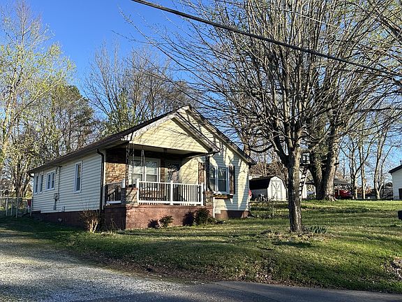 3rd image of 952 N Brown St