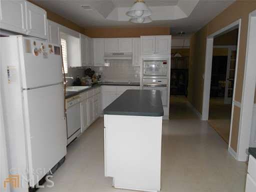 3rd image of 5019 Chapel Lake Cir