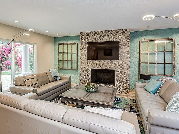 5th image of 8070 E Via Del Arbor