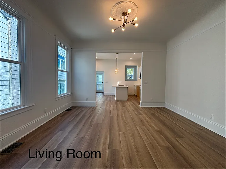 2711-2713 Harrison St — Photo 7