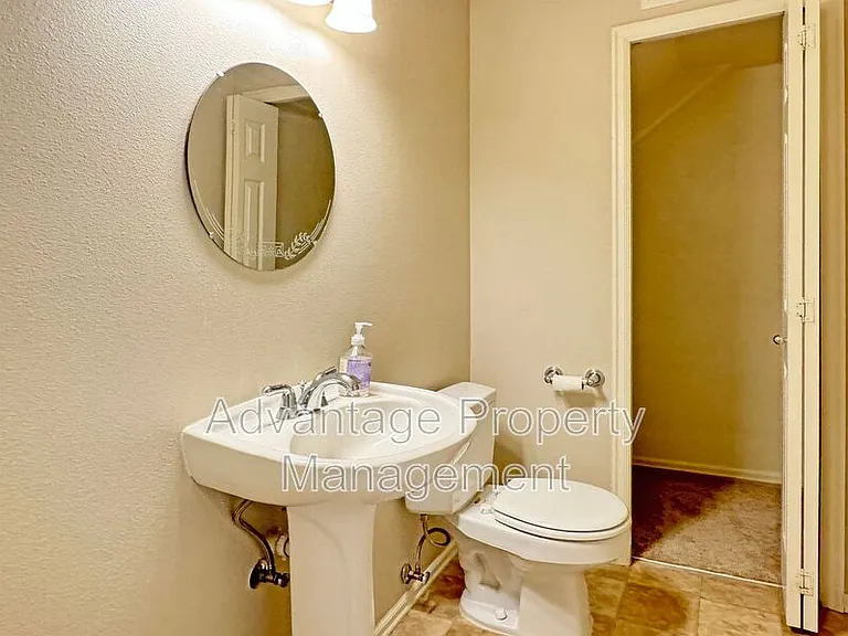 1235 SE Brookside Way — Photo 10