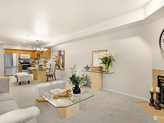 3rd image of 7912 170th Avenue NE #204