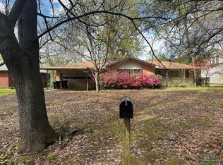 227 Oxford Ln, Longview, TX 75601