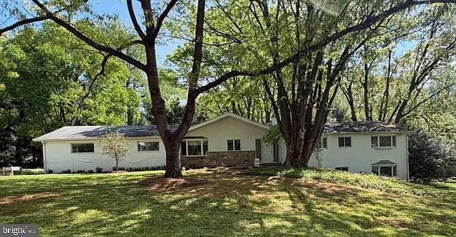 1st image of 1 Springbriar Ln