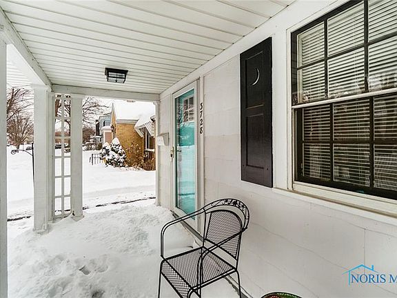 4th image of 3728 Woodmont Rd