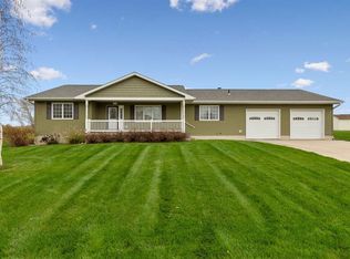 1502 7th St NE, Independence, IA 50644