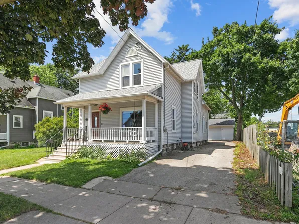 1209 N Lawe St, Appleton, WI 54911
