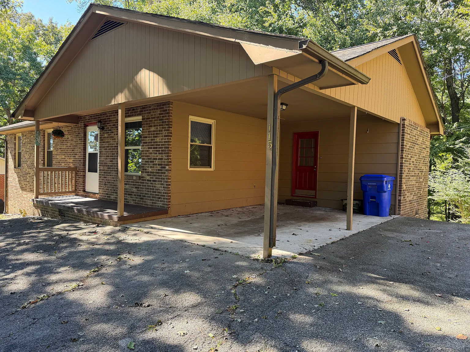 3 bed, 1080 sqft, $1,550 — Photo 2