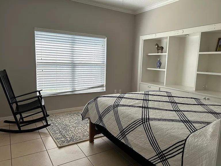 209 Strathmore Cir — Photo 21
