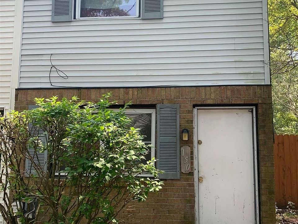 1st image of 150 Hill Crescent #150
