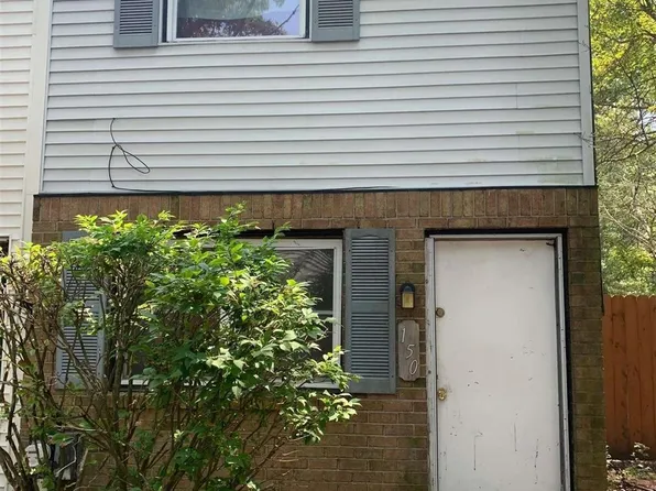 150 Hill Crescent #150, Calverton, NY 11933