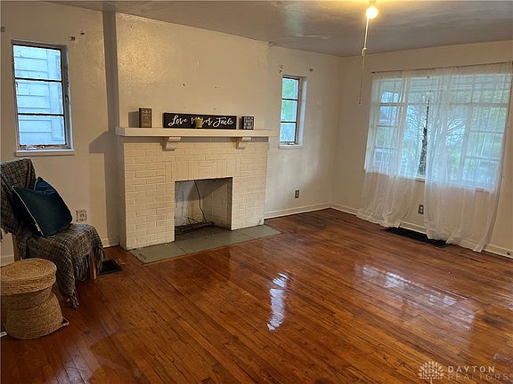 5th image of 2044 Litchfield Ave
