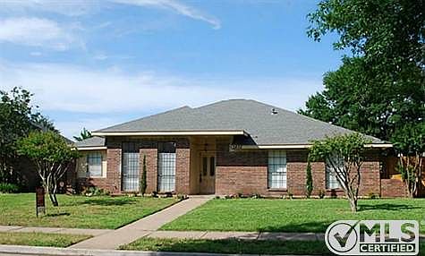 2nd image of 3402 Queenswood Ln