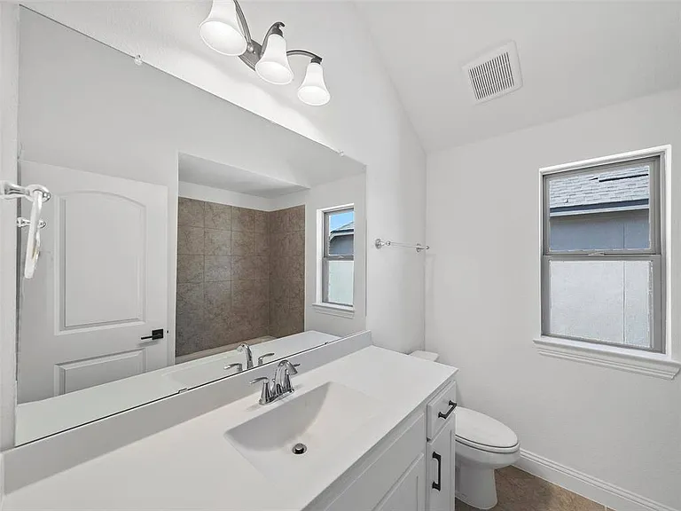 4280 Mill Pond Dr — Photo 32