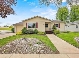 904 S Hamlin St, Shawano, WI 54166
