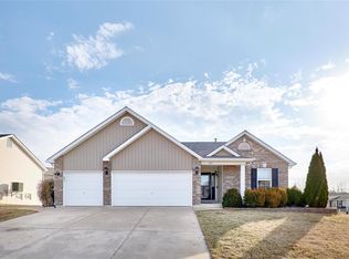 201 Shadow Glen Ln, Wentzville, MO 63385