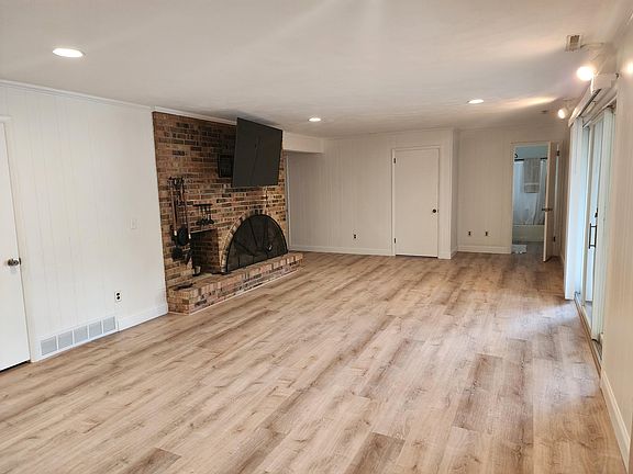 3rd image of 241 Parkshore Dr