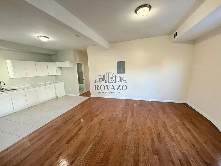 826 S 15th St #3R — Photo 3