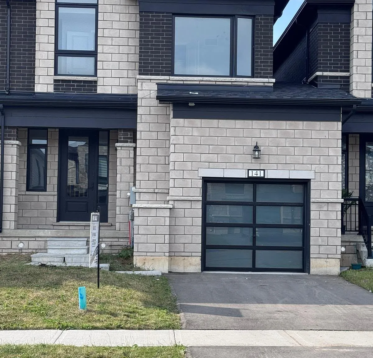 4 bed, $2,500 — Photo 1