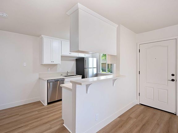 2nd image of 303 Wayside Dr #305