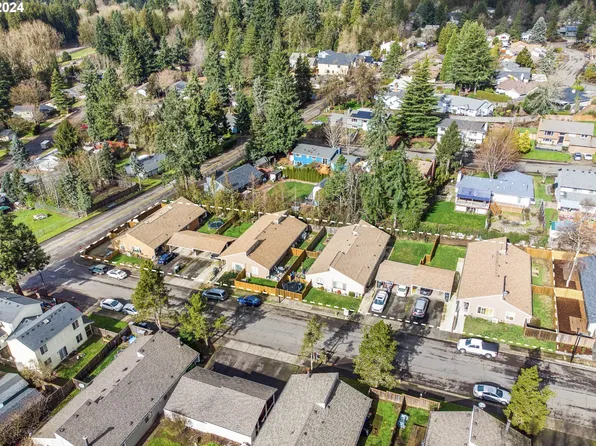 1426 Village Park Pl, West Linn, OR 97068