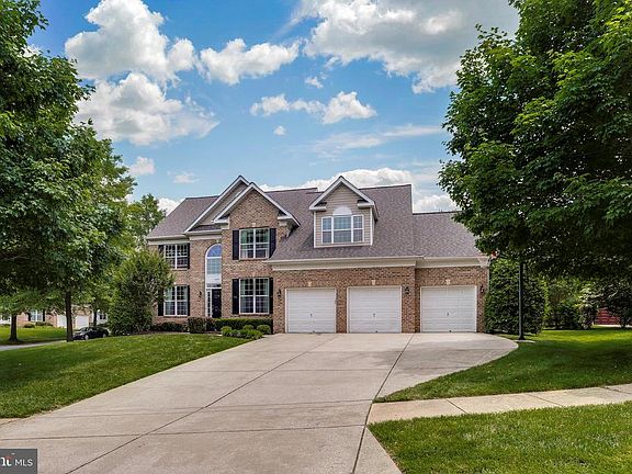 2nd image of 6527 Burgundy Ln