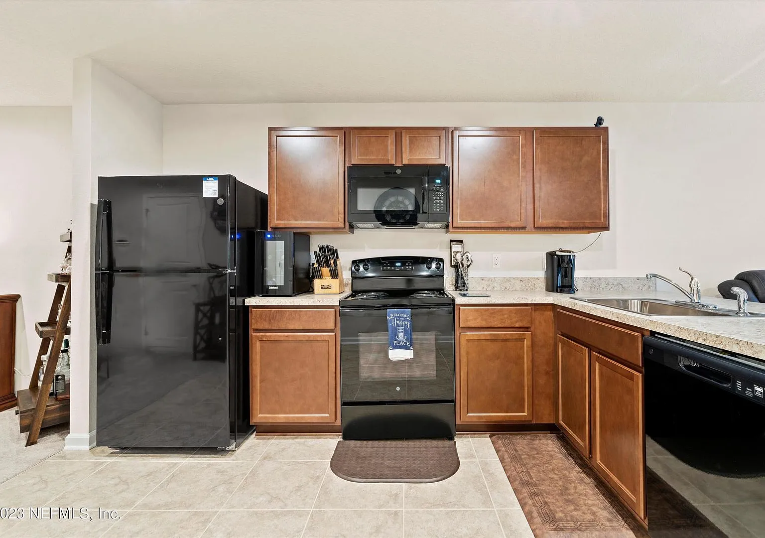 5893 Creekside Crossing — Photo 3