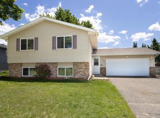 5599 Cedarwood St NE, Prior Lake, MN 55372