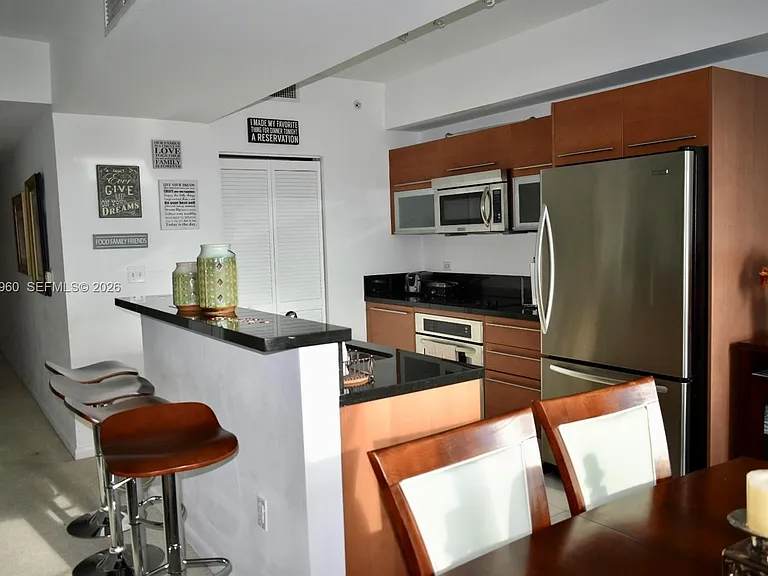 253 NE 2nd St #1402 — Photo 9