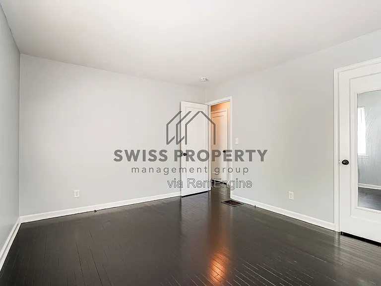 3381 Norwood St — Photo 8