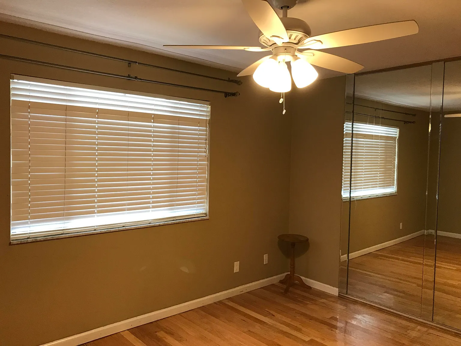 2 bed, 1.5 bath, 1000 sqft, $1,900 — Photo 4