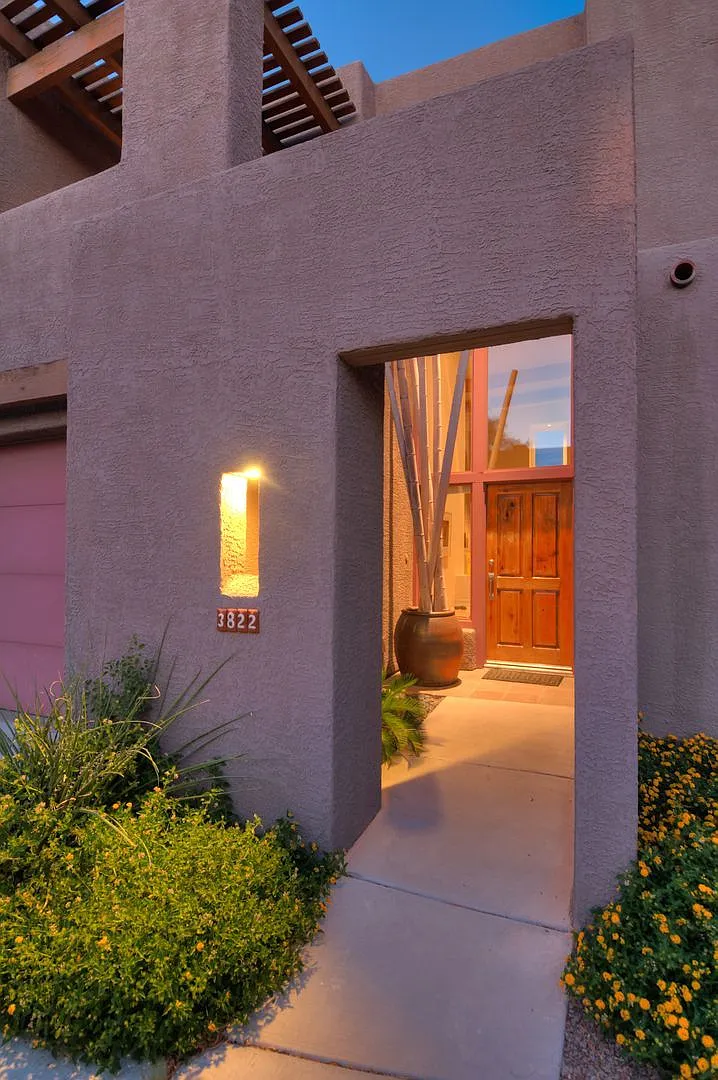 2 bed, 2.5 bath, 1470 sqft, $4,867 — Photo 2