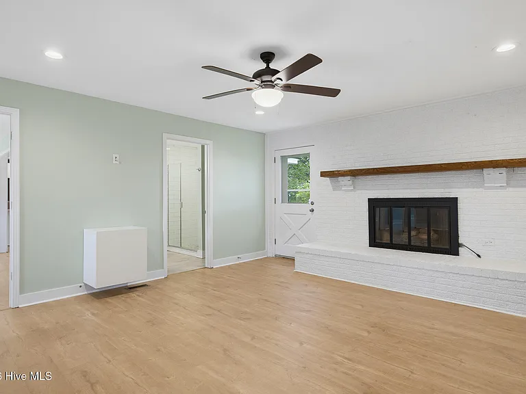 46 Holland Dr — Photo 22