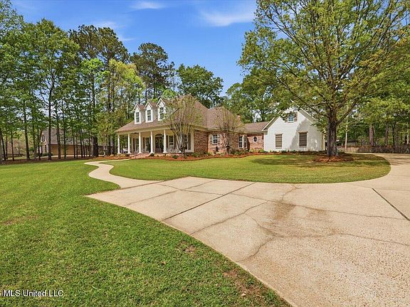 2nd image of 1222 Centre Ct