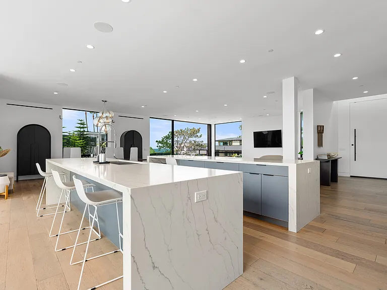 223 Ocean St — Photo 11