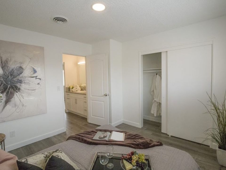 1st image of 1171 Kenny Dr #14