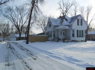 450 Cleveland Ave W, Winnebago, MN 56098