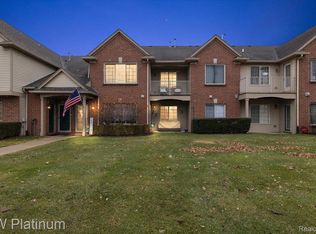 45519 Hidden View Ct, Utica, MI