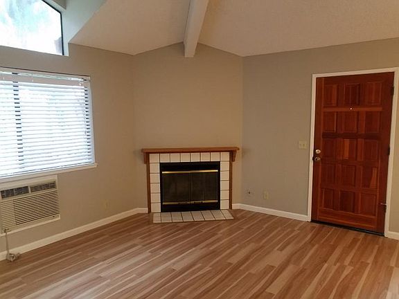 2nd image of 204 Sunwood Meadows Pl