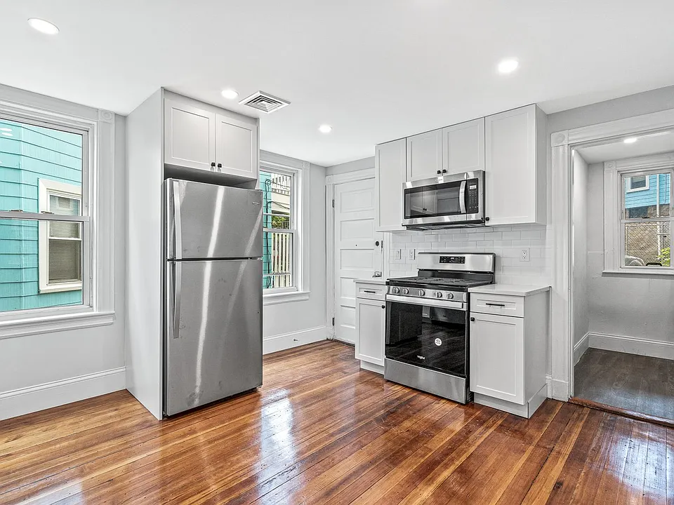79 Pleasant St #1