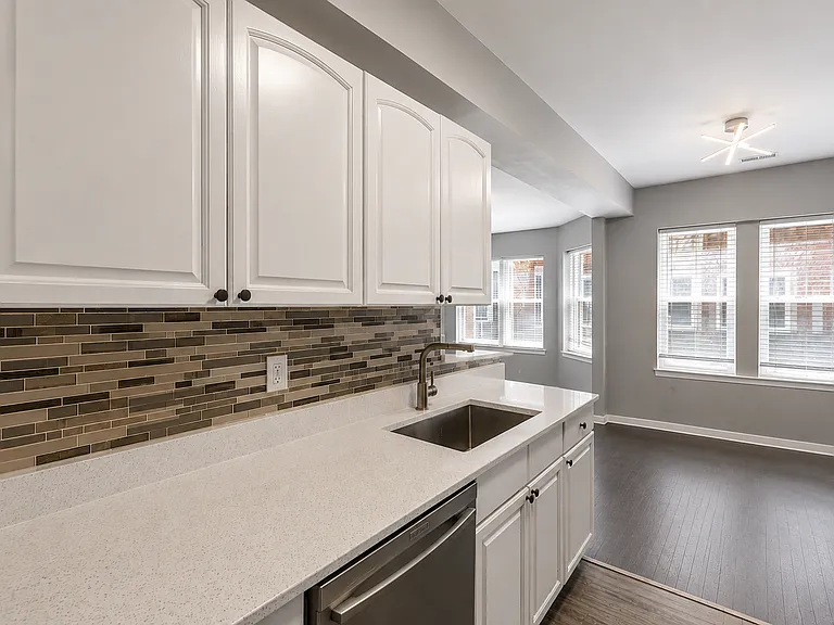 4423 N Lawndale Ave #1A — Photo 8