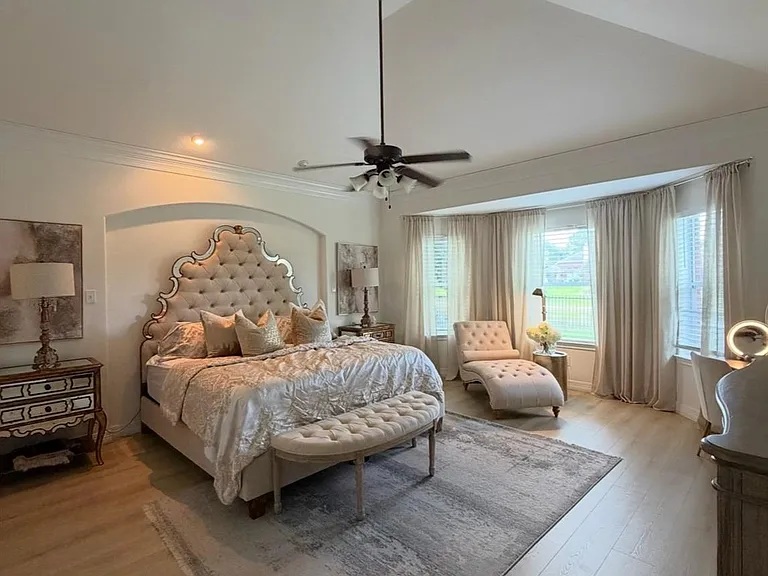 16927 Locust Springs Dr — Photo 13