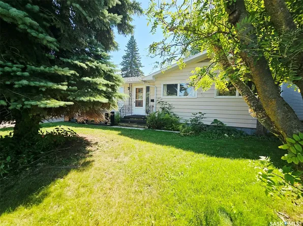 123 Riedel Avenue W, Langenburg, SK S0A 2A0