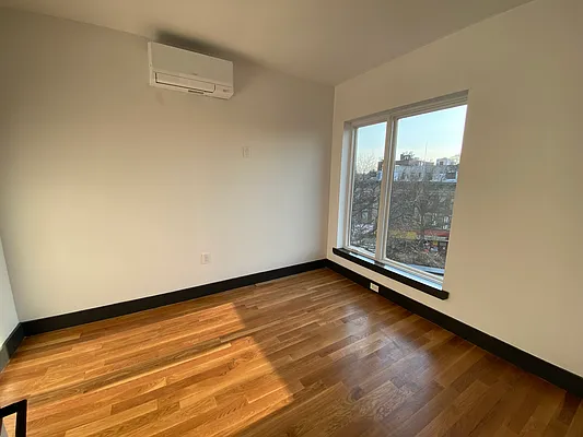 Rented by Premier Metro Realty Corp | media 16