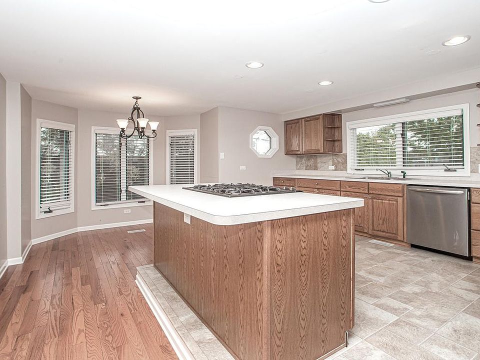 1st image of 725 E Cossitt Ave #2