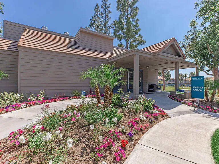 Sierra Vista — Photo 2