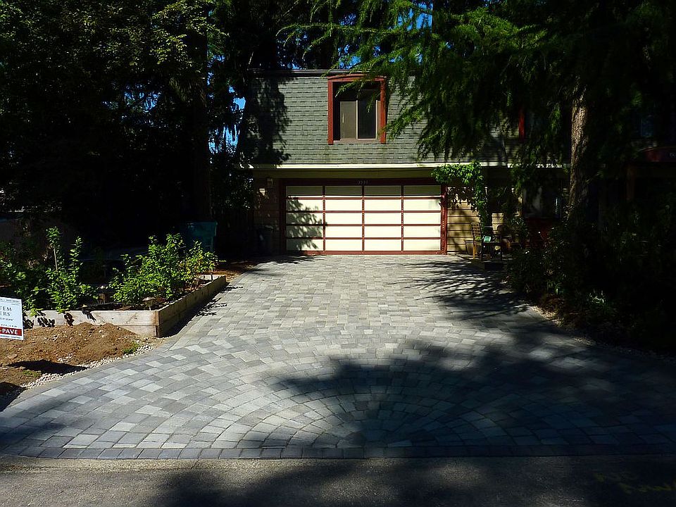 1st image of 3910 NE 42nd St
