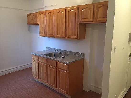 2nd image of 961 42nd St APT C5