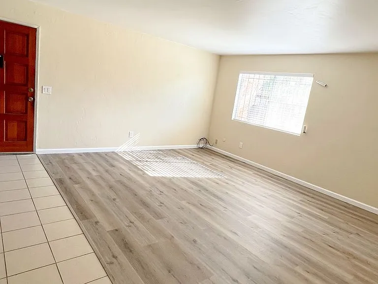 226 G St — Photo 5